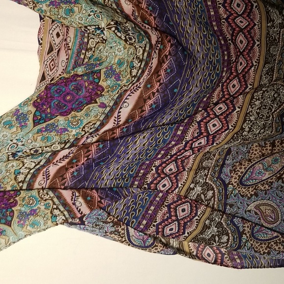 Paisley printed Large Women's Wrap Scarf. - Picture 11 of 13